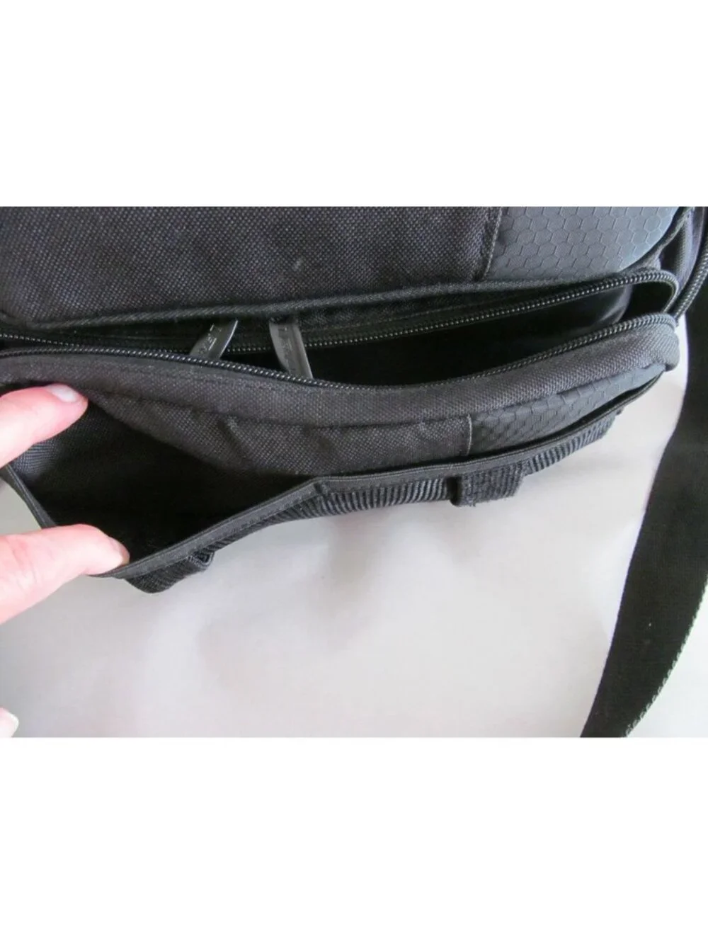 Targus Black Camera Bag with Adjustable Detachable Strap Multiple Compartments